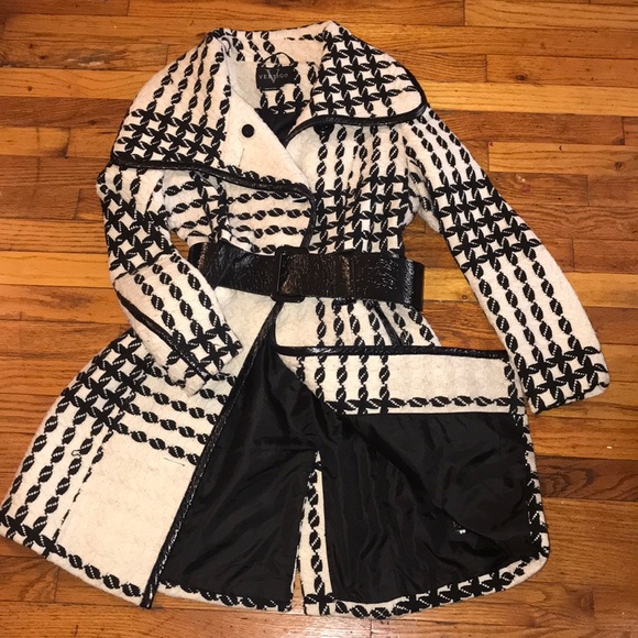 Vertigo Paris Jackets & Blazers - Very pretty black and cream coat